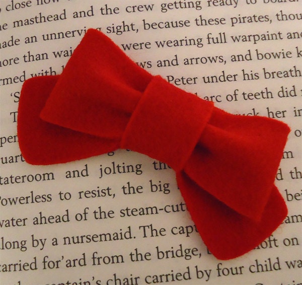 NO SLIP Wool felt hair clip -Red bow -mini