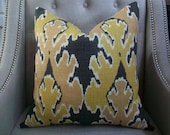 Kelly Wearstler for Lee Jofa - 18X18 -  Bengal bazaar in gold - Pattern on the front