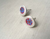 Paper Resin Studs - blue flower on red