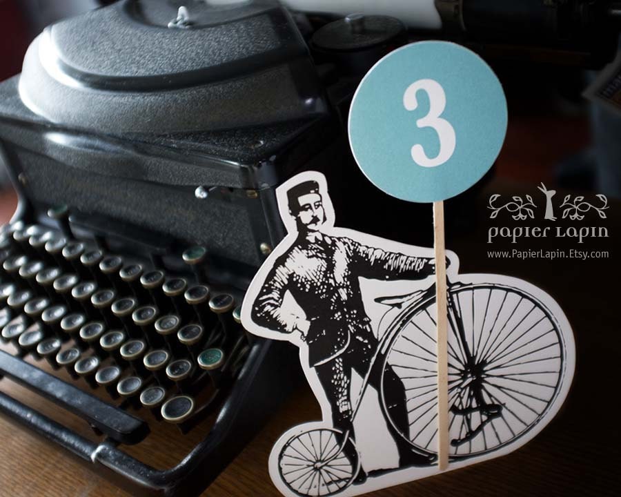 Self-standing table number in retro theme, set of 8