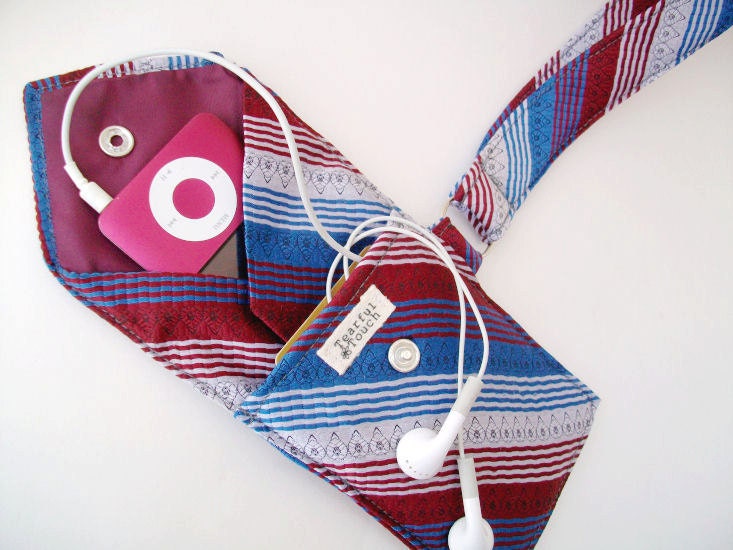 Recycled Vintage Necktie Wristlet Red White Blue (iPhone Blackberry Droid HTC Samsung Smartphone iTouch iPod MP3 or Camera Case)