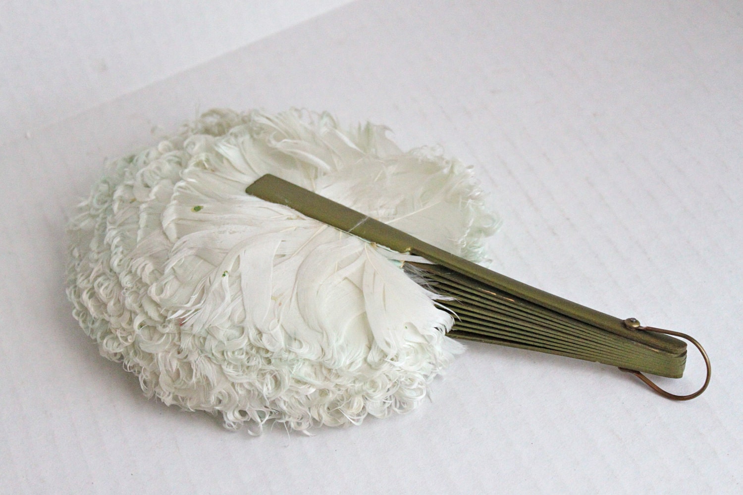 vintage folding feather fan // white w/ a blue-green hue