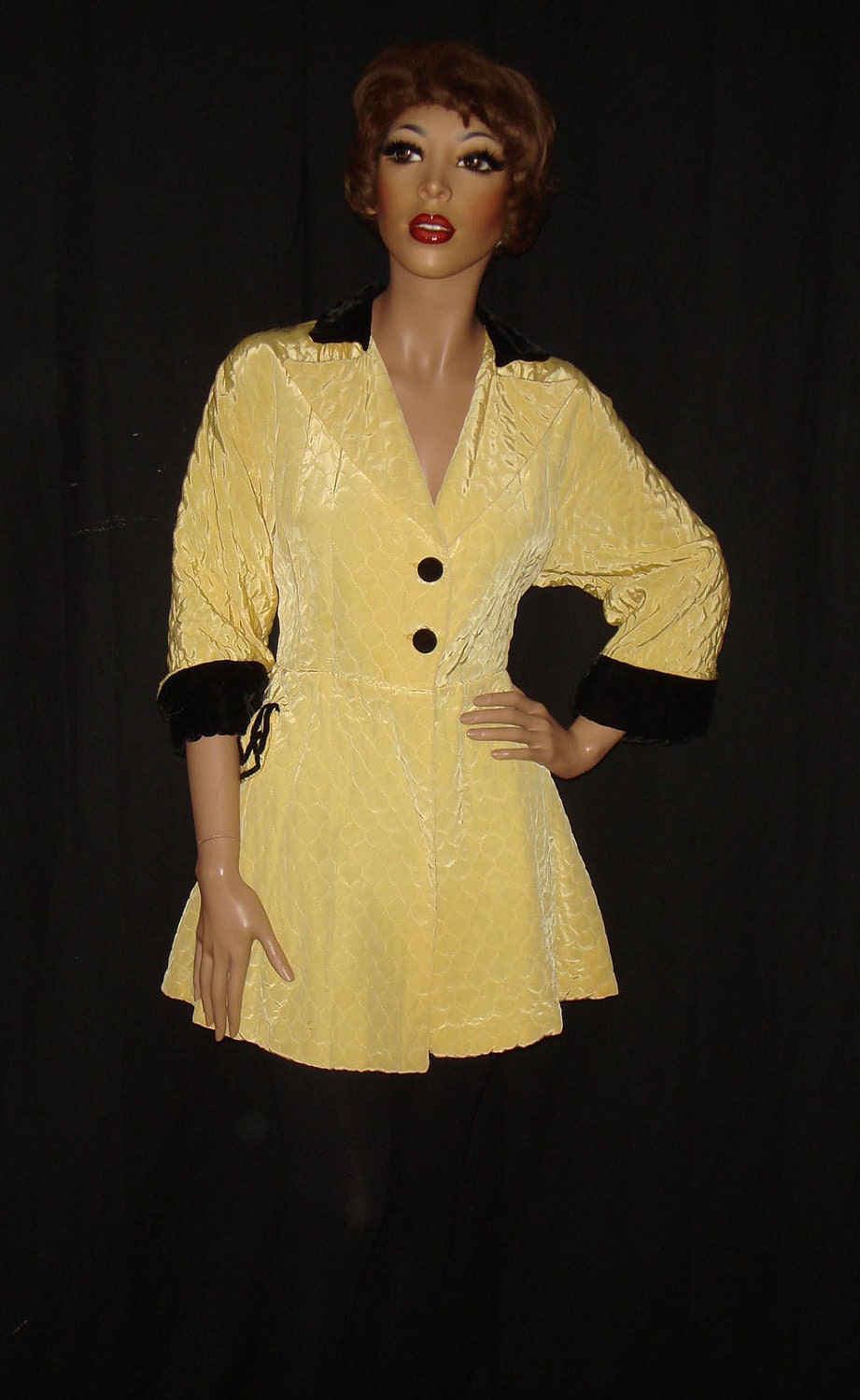Vintage 40s 50s Quilted Robe/Jacket with Velvet Accents
