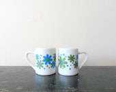 vintage MOD 60s takahashi retro flower power salt and pepper shakers, colorful, retro kitchen, floral