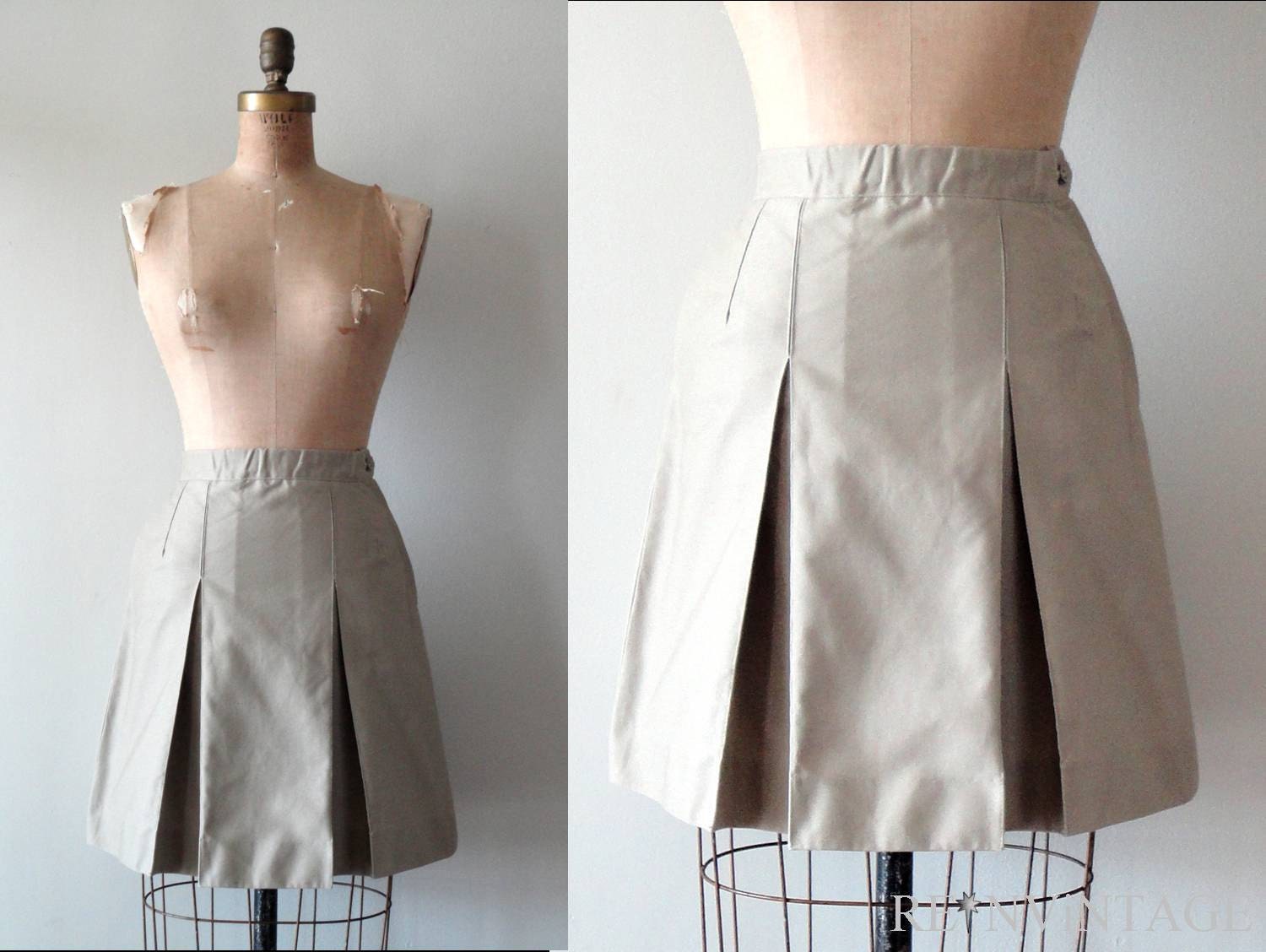 vintage KHAKi SCHOOLGiRL pleated mini skirt