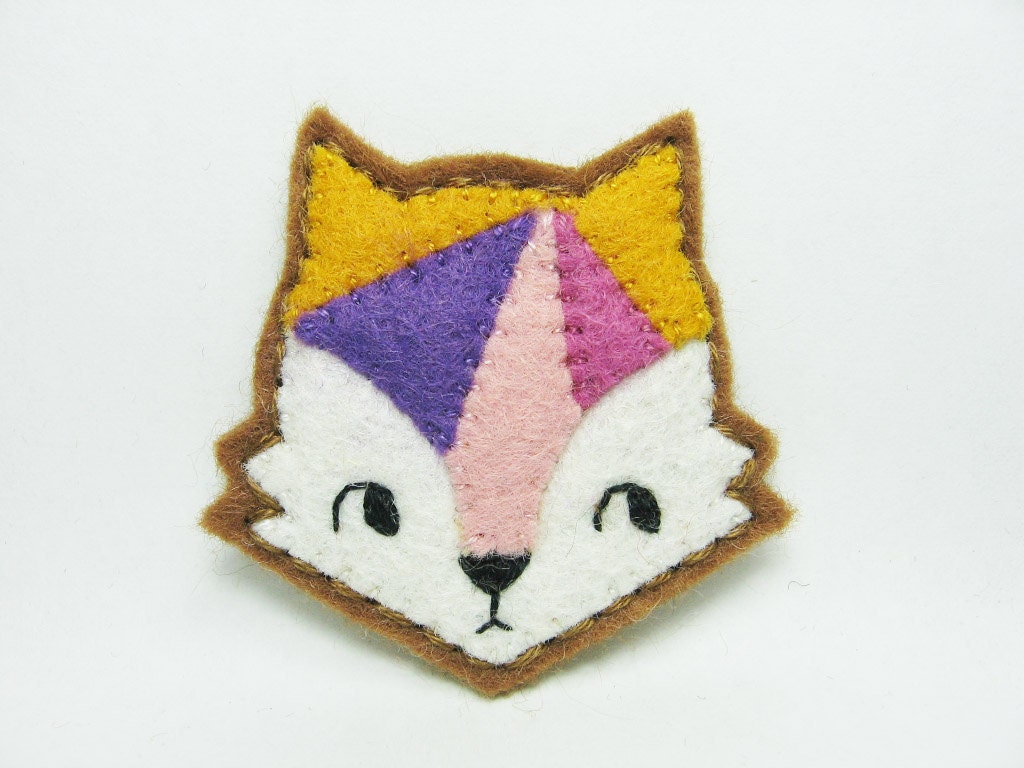 Geometric fox felt brooch - tiny size - made to order