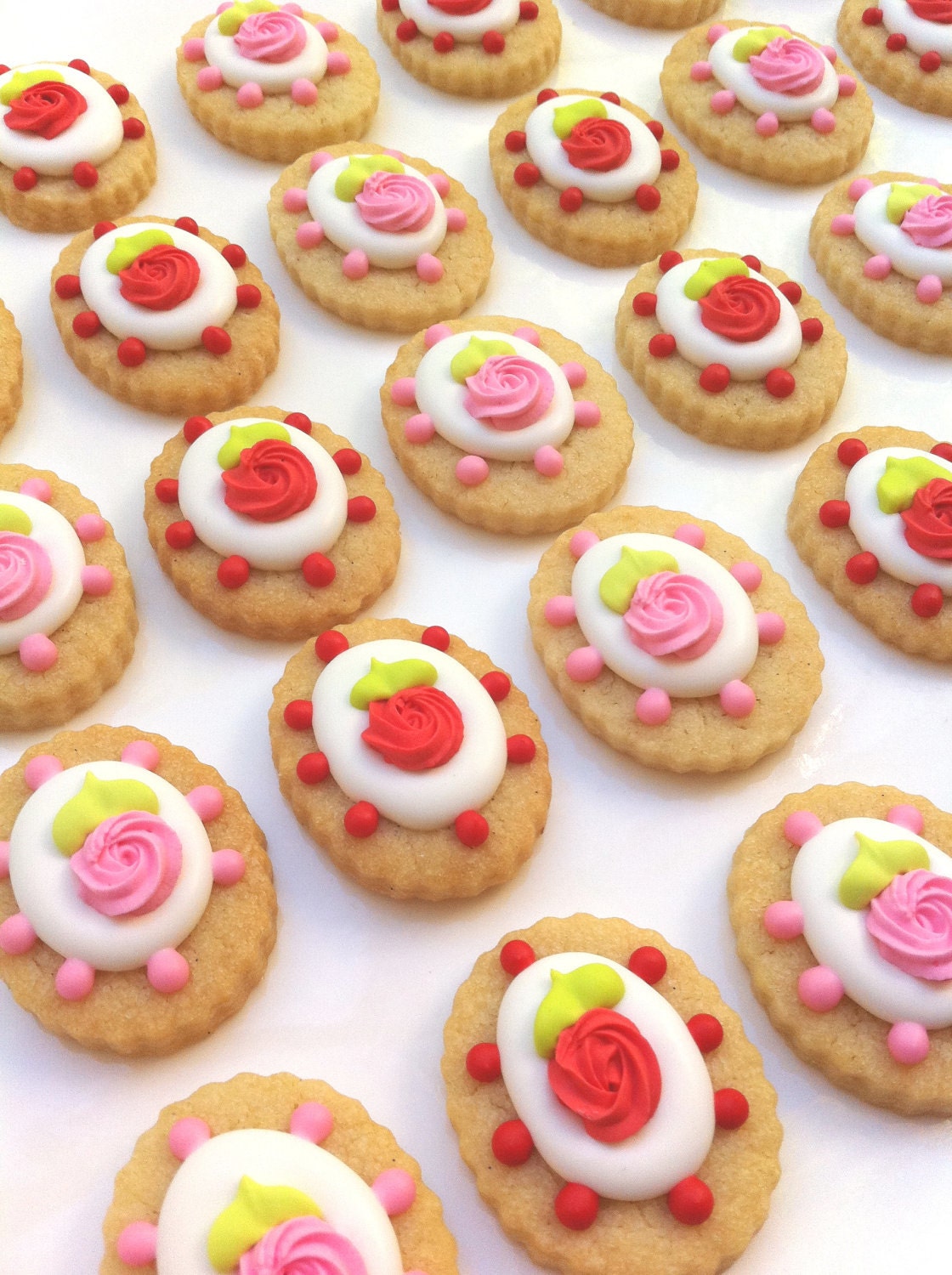Shabby Chic Rose Cookies (1/2 pound)