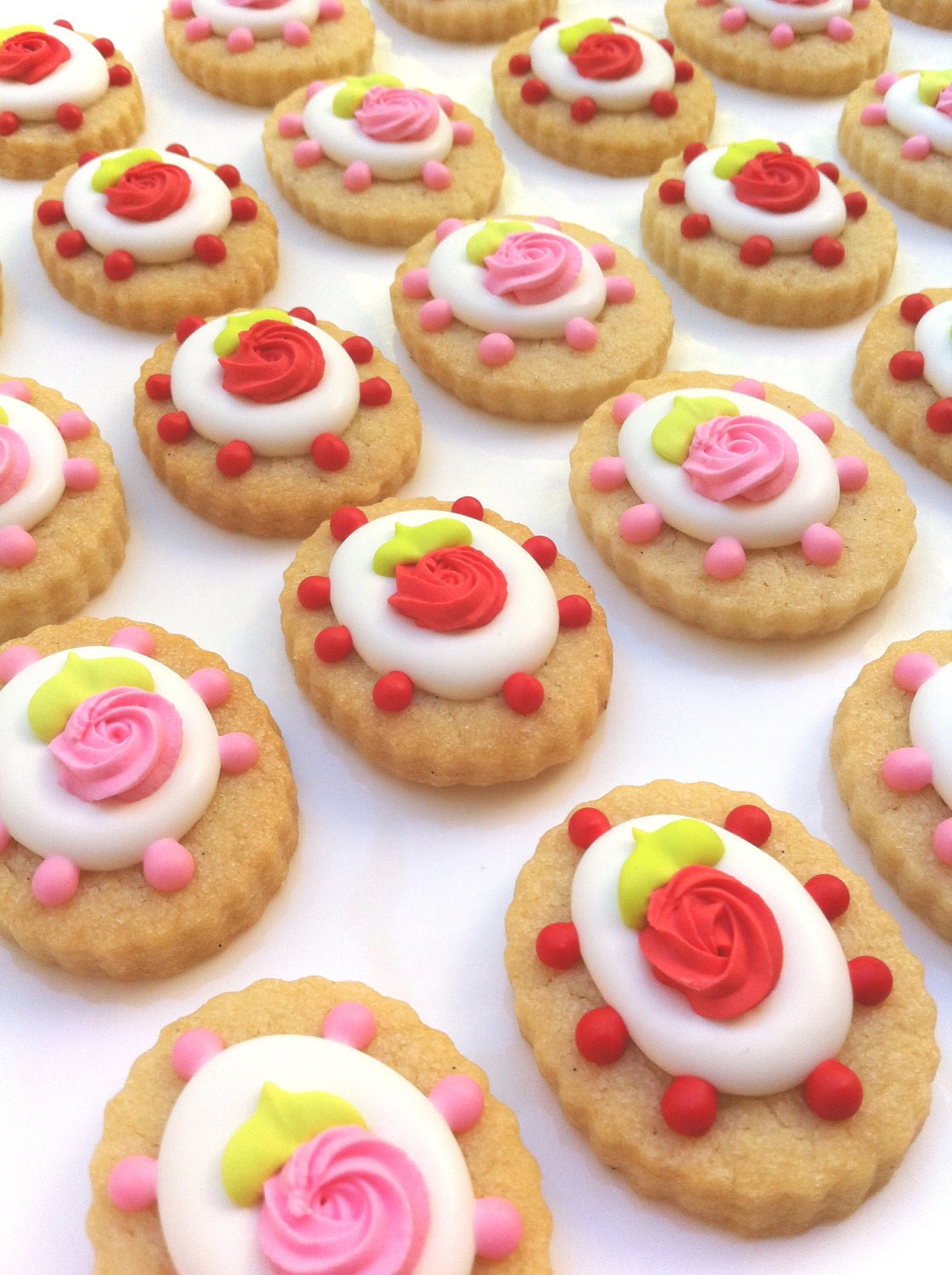 Shabby Chic Rose Cookies (1/2 pound)
