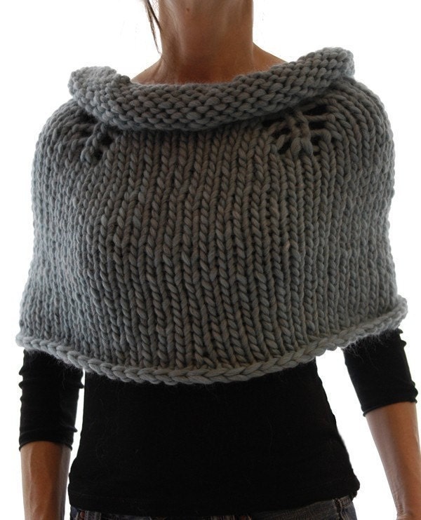 Instructions to make: Magnum Capelet 3 PDF knitting pattern