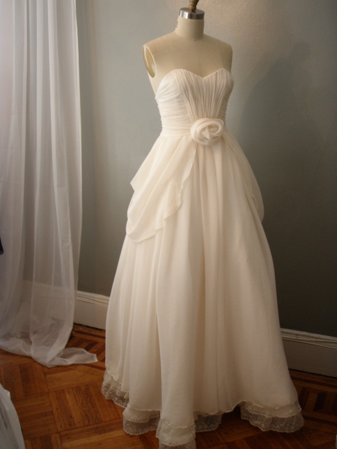 Whimsical chiffon Wedding dress- Sweetheart neckline- strapless