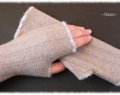 Recycled beige grey fingerless gloves made of reused woollen materials, crocheted edges