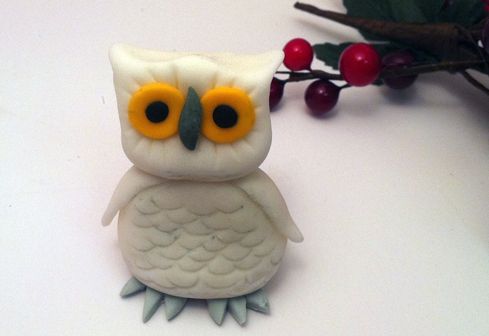 Fondant Harry Potter Hedwig Owl Cake or cupcake Topper,  Winter Party or Harry Potter ready