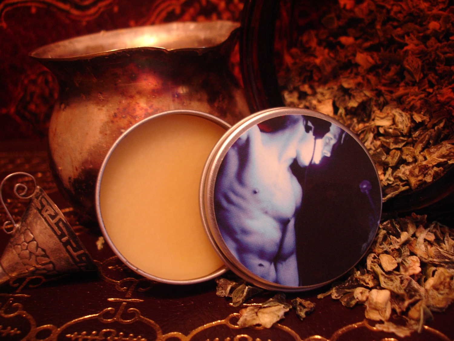 Falchion handcrafted solid perfume