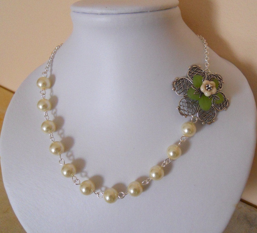 Green flower Statement Necklace,  Silver flower necklace, Lariat, Choker, Wedding jewelry, Gift, Free Shipping
