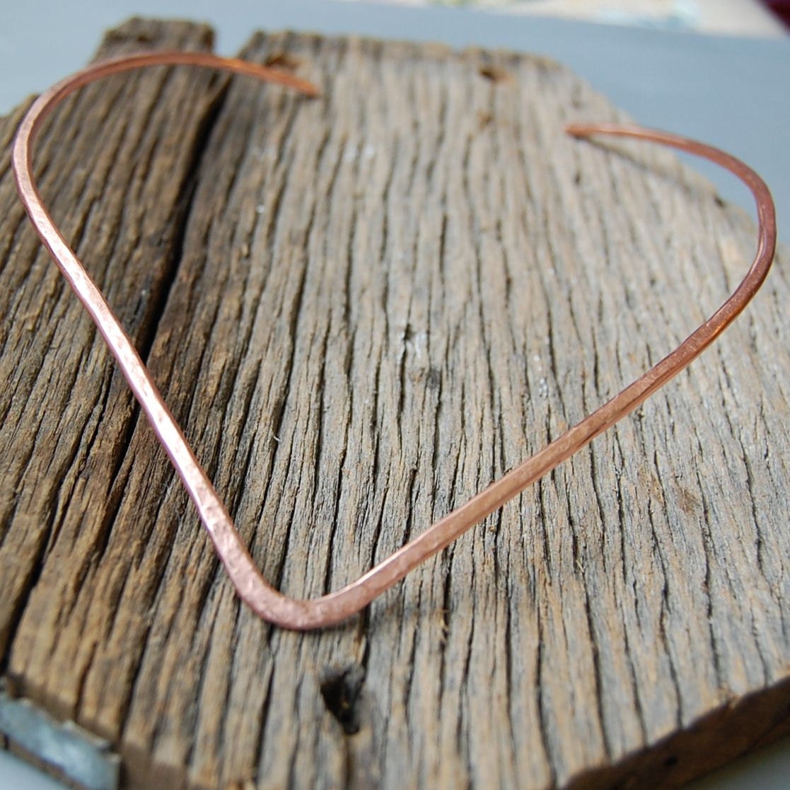 deep v neck necklace
