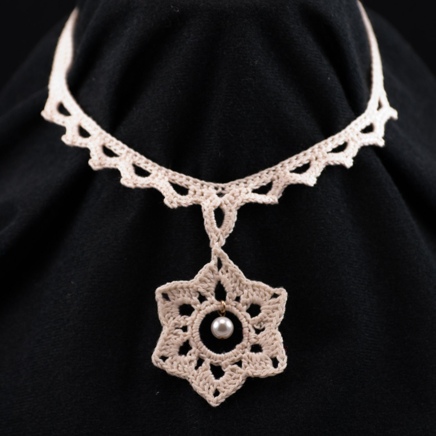 Star Necklace - Cream Crochet Choker