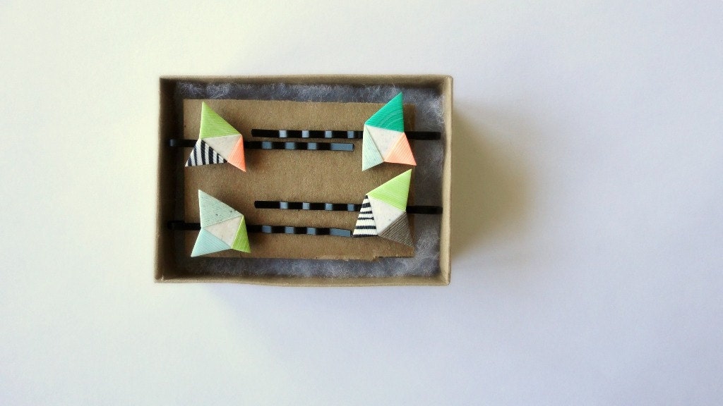 set of 4 bobby pins 2/6