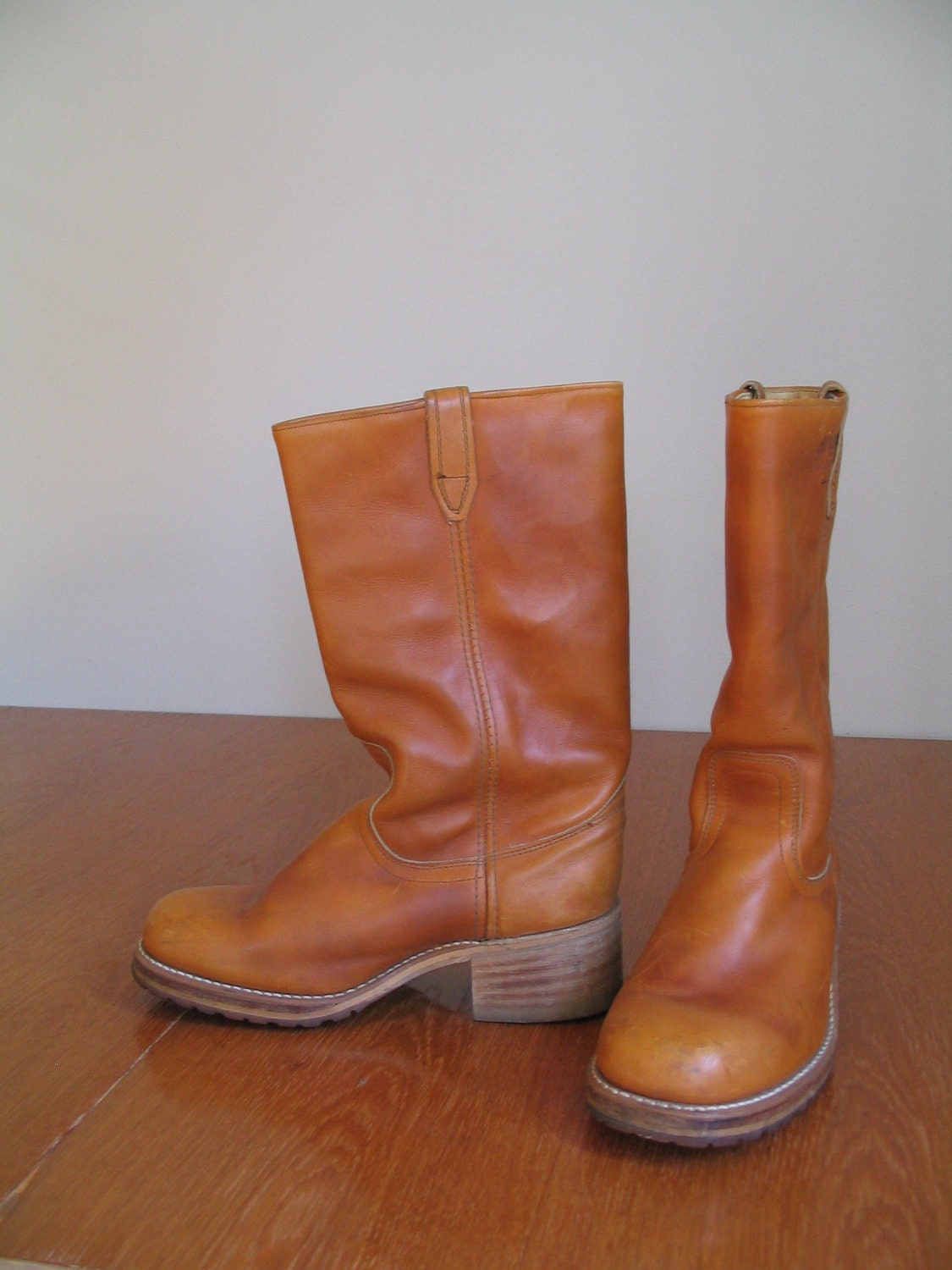 sale 1970's DINGO LEATHER BOOTS pull on. stacked heel. unisex