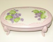 Very large 1930s Hand Painted Footed Dresser Box -- Oval -- 8 x 3 inches