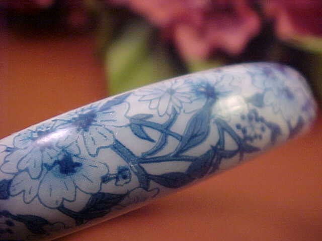 Vintage Blue/White Flower Design Cuff Bracelet