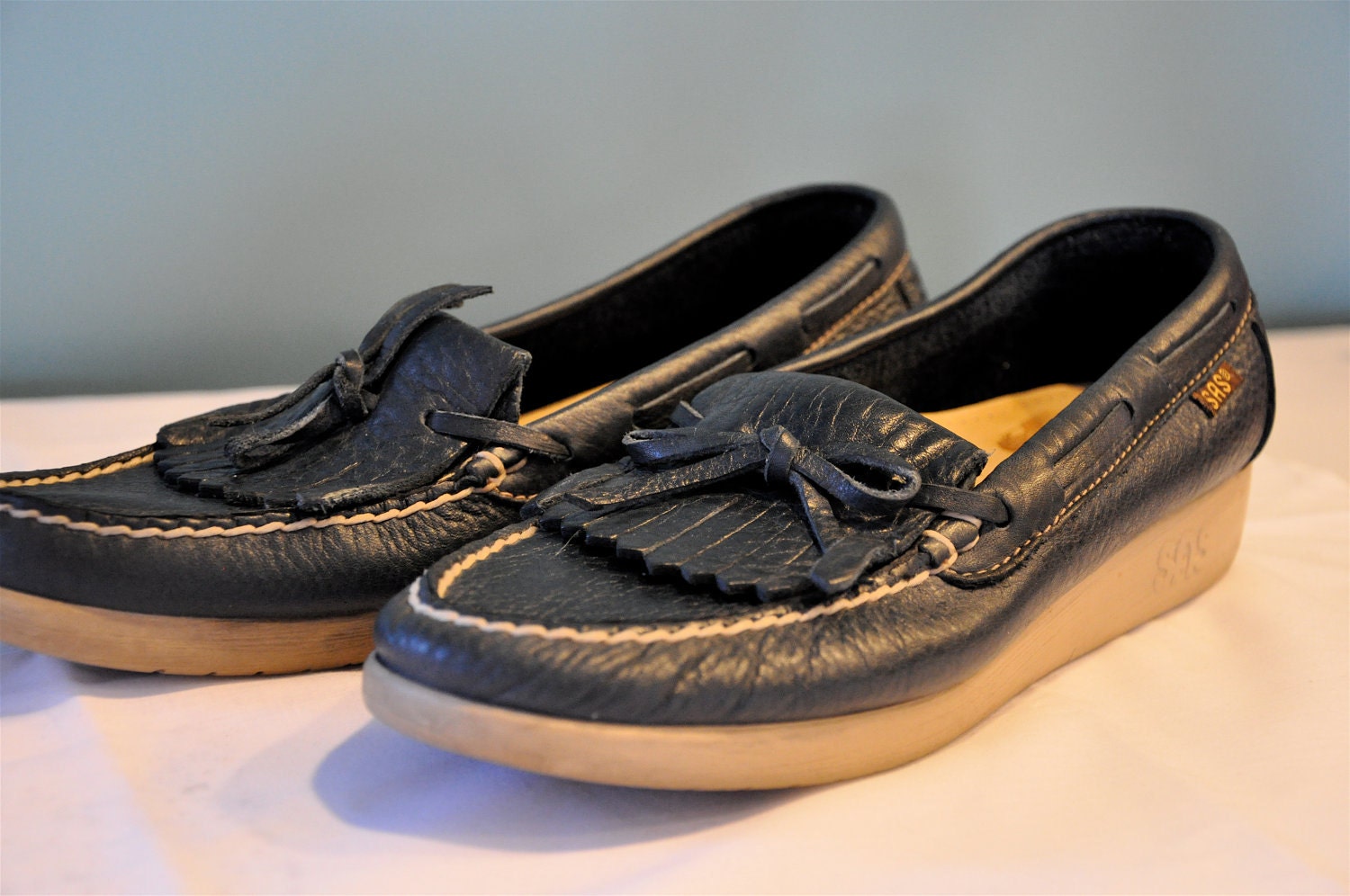 Vintage Navy Leather SAS granny shoes sz. 7.5