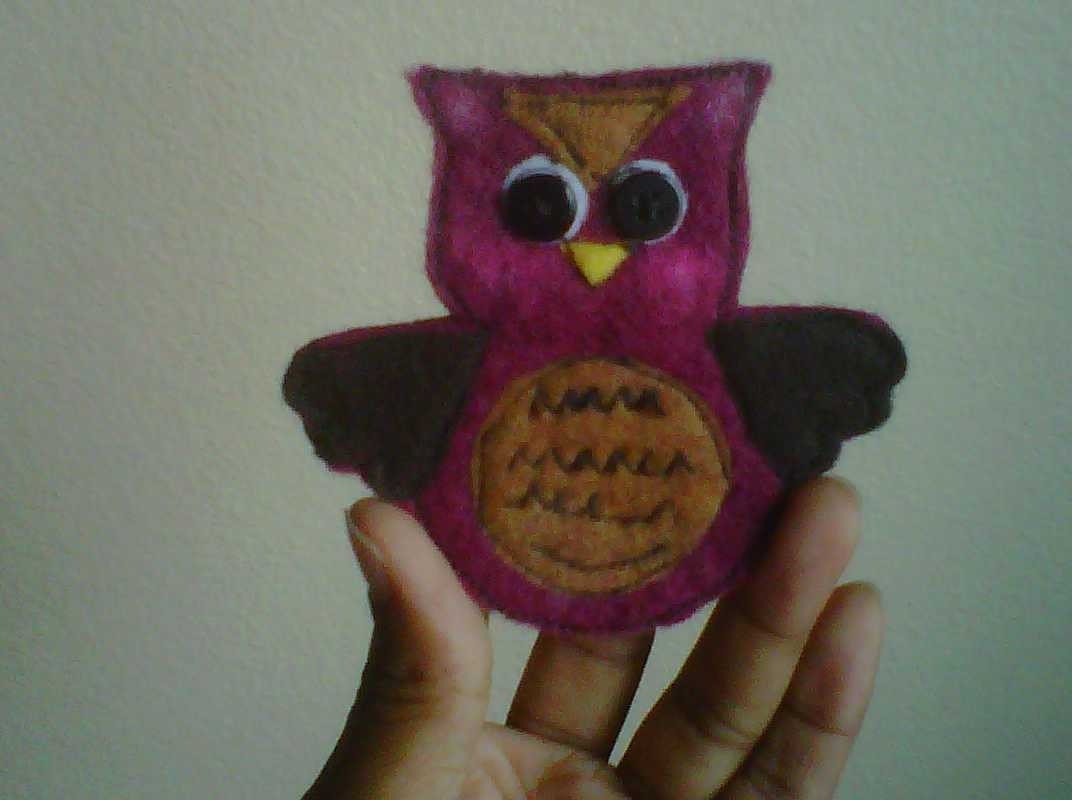 Miss Holly Hoots-Golightly - a wool felt brooch