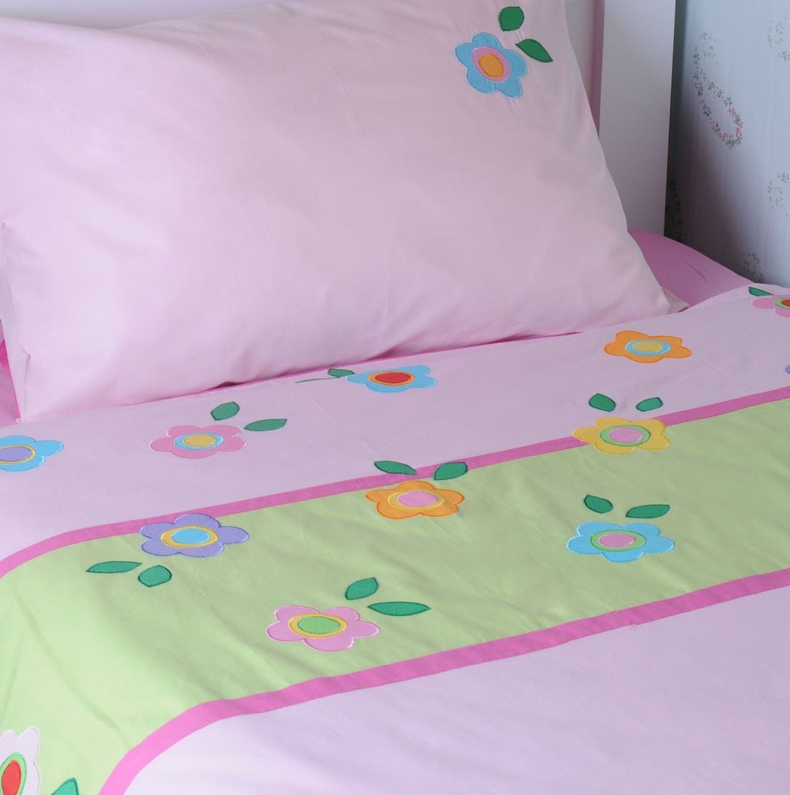 Applique bedding set for kids -  Flower Power - twin duvet cover w/ pillow case