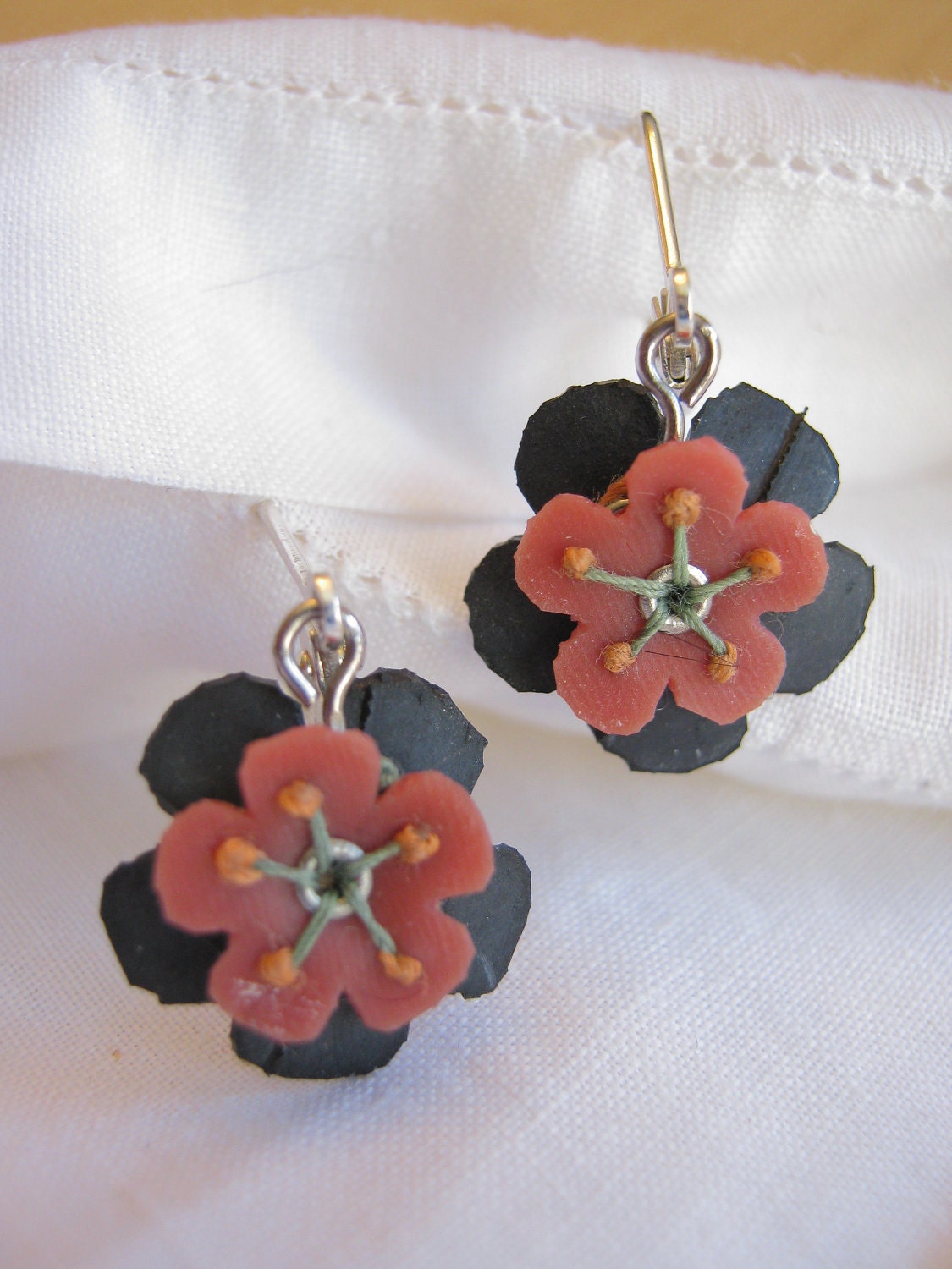pale pink / midnight black rose earrings