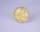 Yellow and White Chiyogami Silverplate Elegant Crown Design 25MM Ring Base with glass