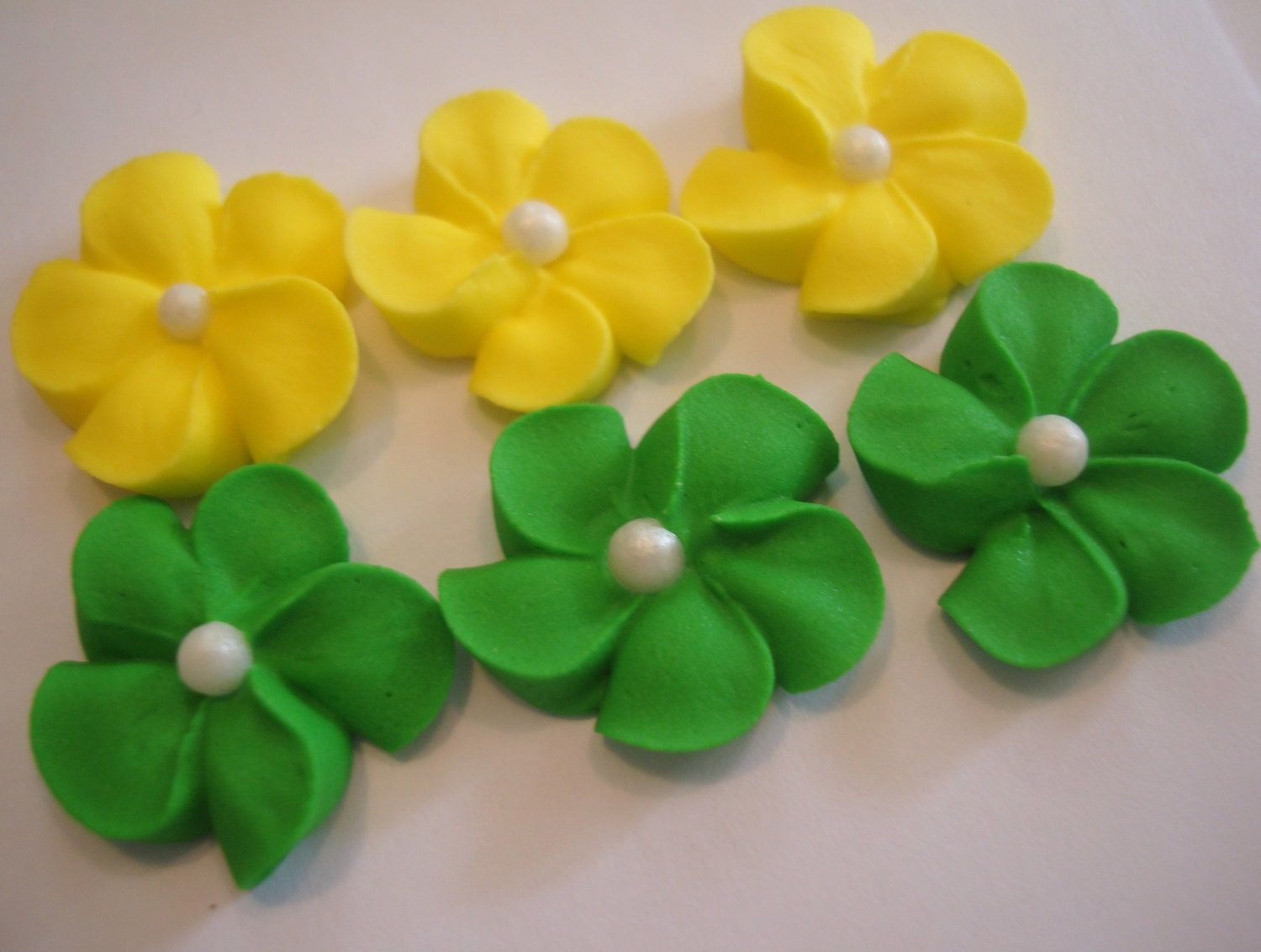 LOT of 100 royal icing flowers with sugar pear Il_570xn
