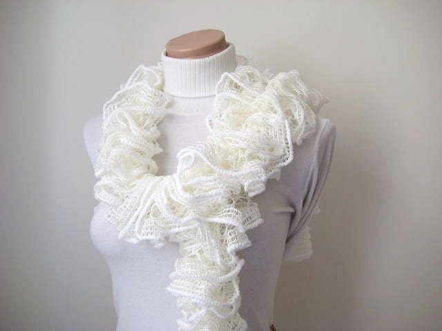 Scarf - White Frilly Scarflette, Neck Tissue, Rag, Neckwarmer, Foulard - Gift for Her - READY TO SHIP