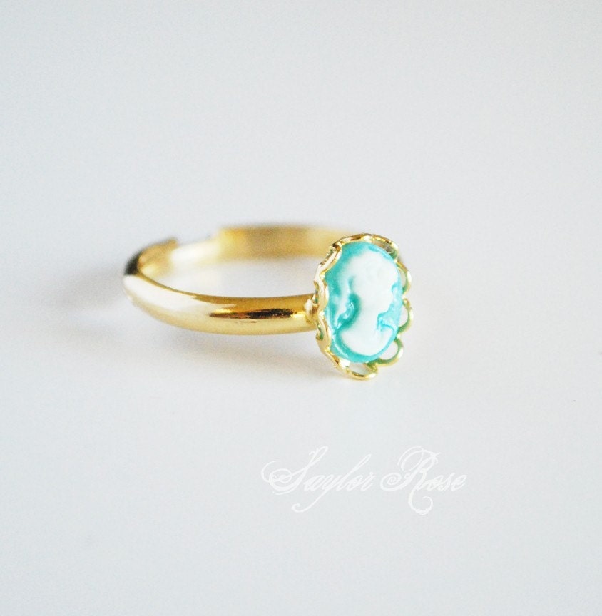 TINY TINY CAMEO RING - AQUA
