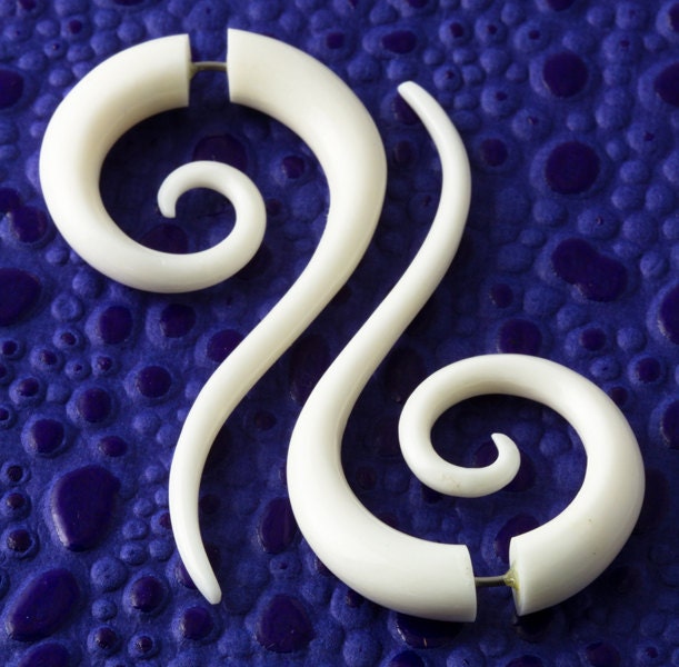 Fake Gauges - Sahara Spiral Tails -  White Bone
