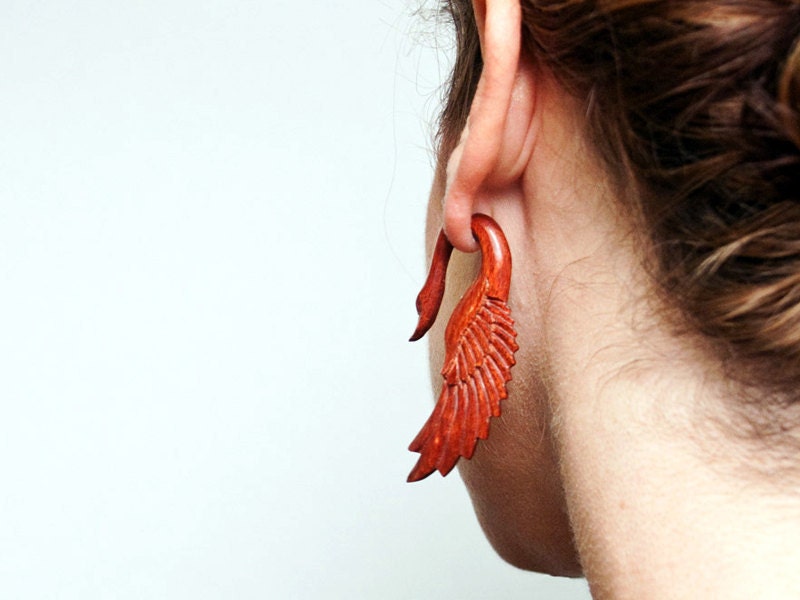 Yafah Swans - Organic Blood Wood Fake Gauges Earrings Red