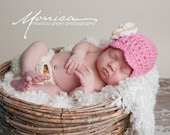 Newborn hat for baby girl, light pink with yellow and white flower (Isabella)