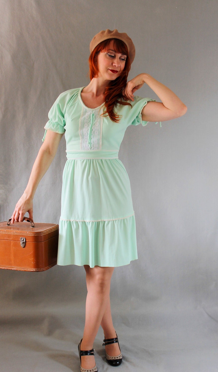 Sale- 1970s Dress. Mint Green. Spring Dress. Pastel Fashion. Lace Fashion. Boho Fashion. Office Fashion. Summer Dress. Size Medium