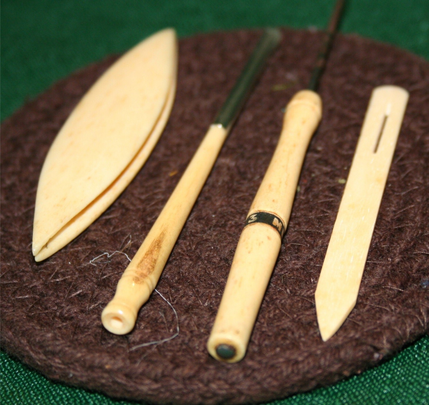 Antique Bone Lace Tatting Shuttle Crochet Hook and by Stevistuff