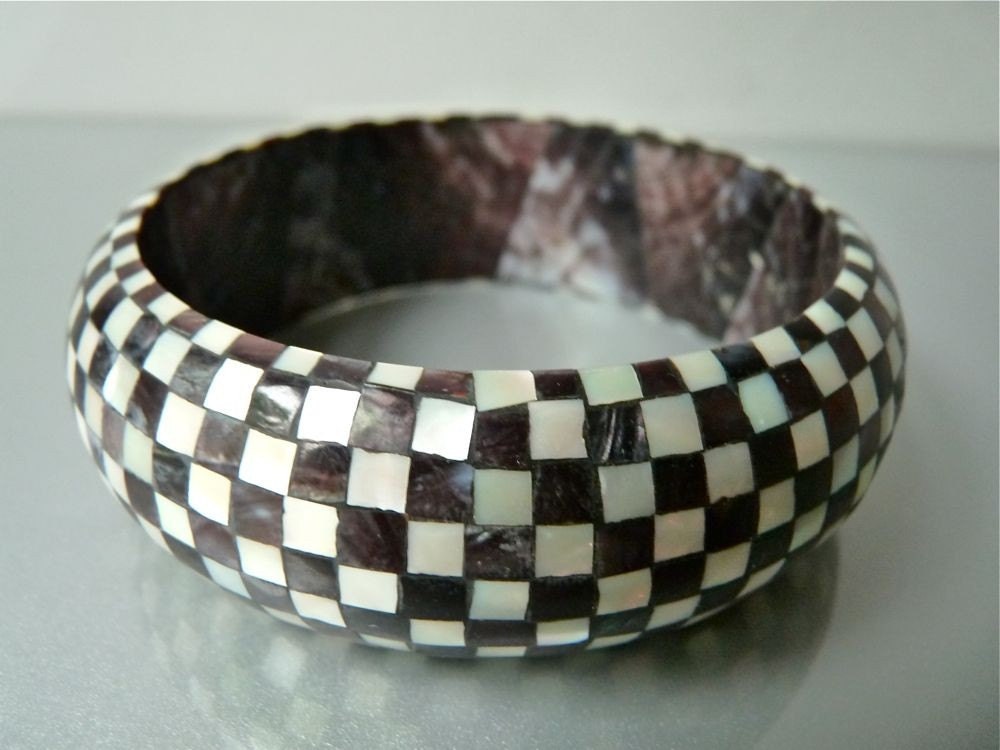 Vintage black and white mother of pearl bracelet