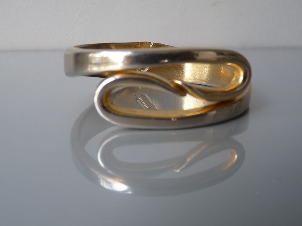 Vintage goldtone swirl clamper bracelet