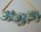 Vintage green leaves pendant necklace