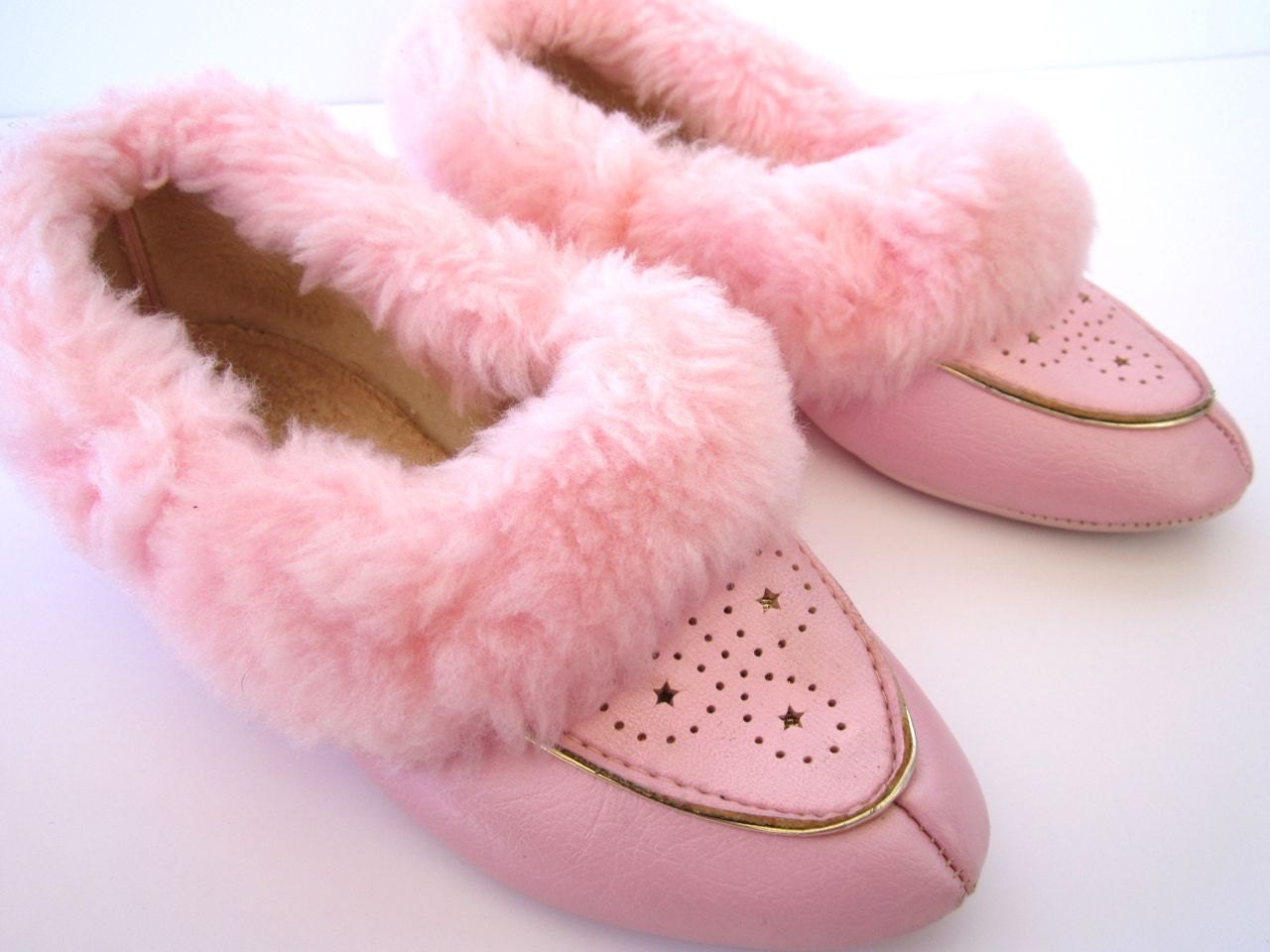 Vintage 1960s 70s Fuzzy Pink Pointed Shoe Slippers