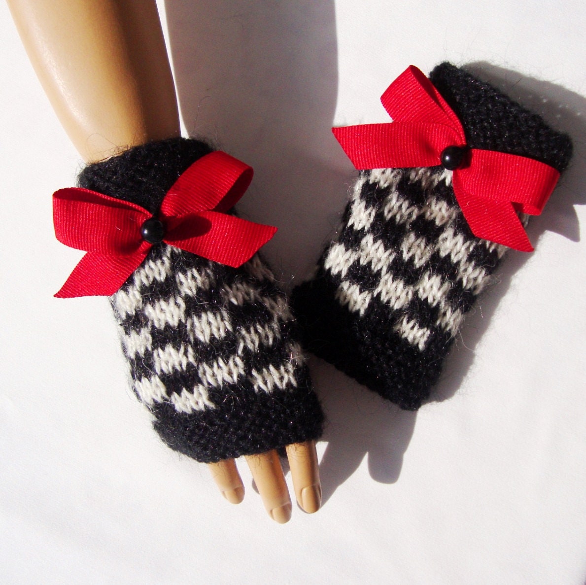 Hand Knit Gloves, Black White, Mitten, Armwarmer, Handmade, Fall Fashion, Winter Accessories, Warm Soft Fingerless, Blackk