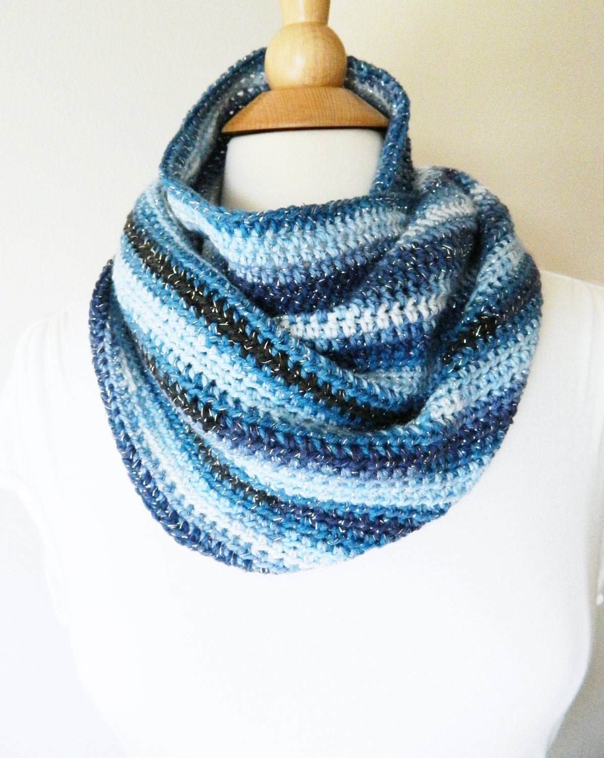 Scarf Cowl Neckwarmer Infinity Hood - Shades of Blue