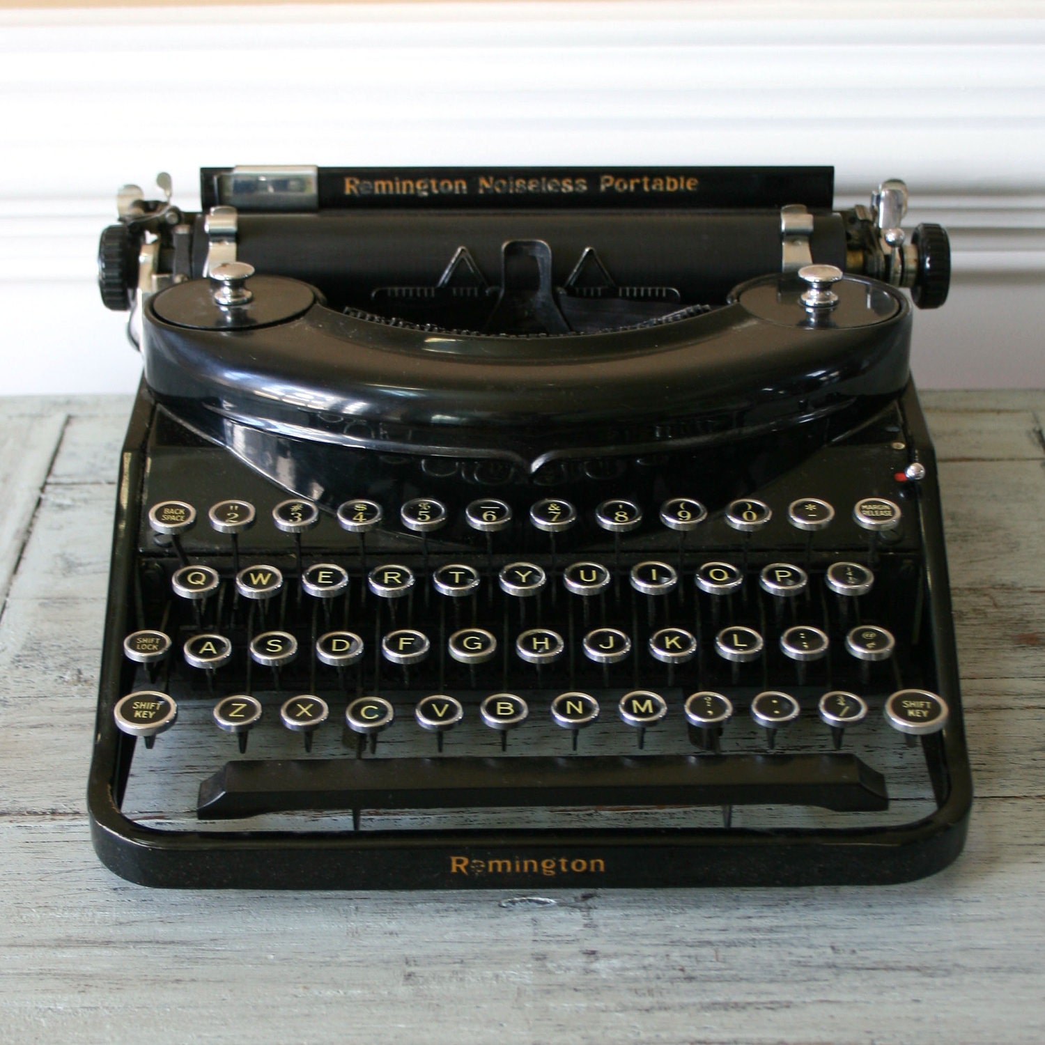 Typewriter. Black Remington Noiseless Portable Typewriter. Industrial. Antique Typewriter. Home Decor. Office. Library. Study. Vestiesteam.