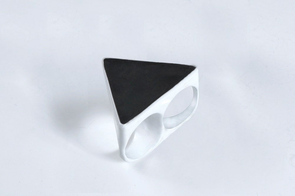 40% off RTS last in stock White and Black Two Finger Triangle Ring sz 7 & 7.25