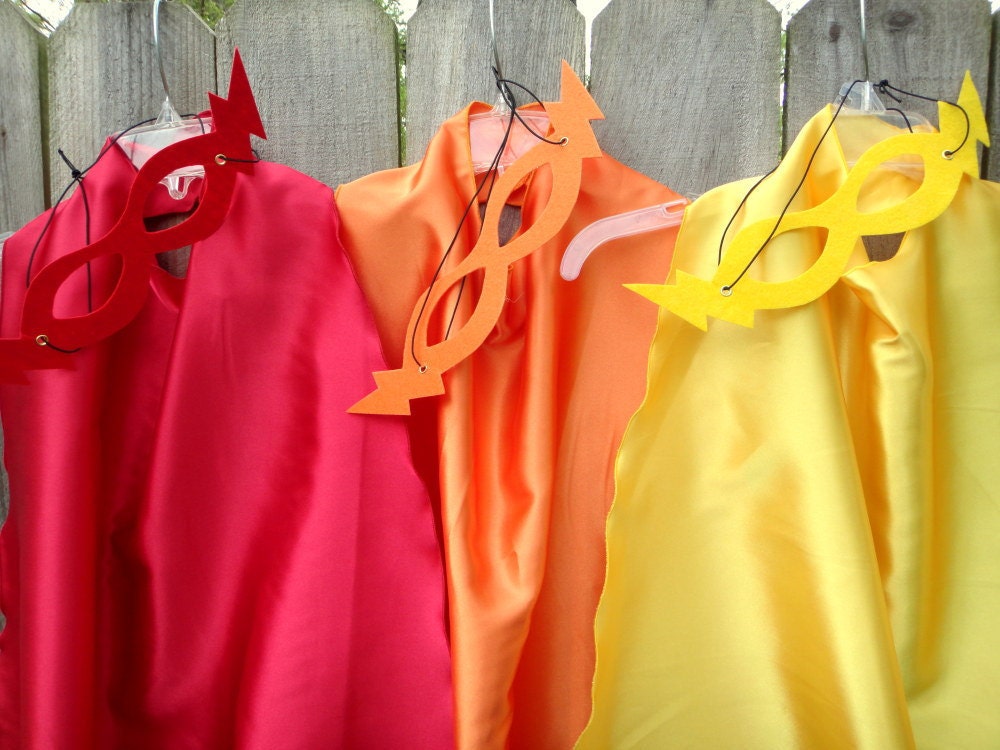 Childrens Super hero Cape and Mask Sets 7 BLANK  Capes INCLUDES coordinating MASKS super low shipping