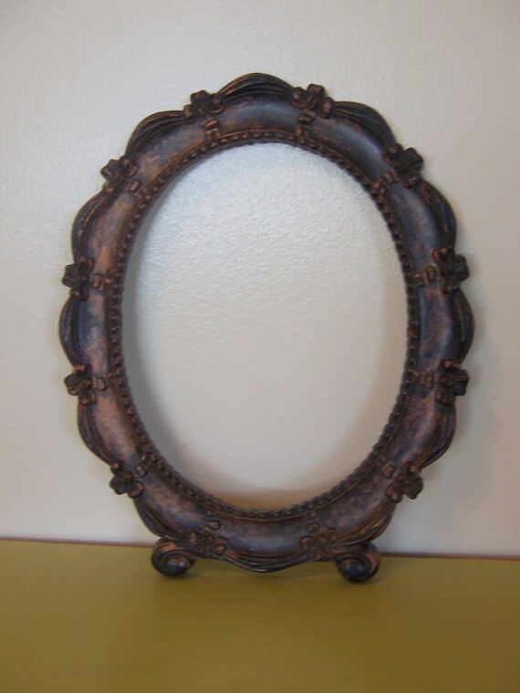 oval decorative open back picture frame by VintageOrphanage