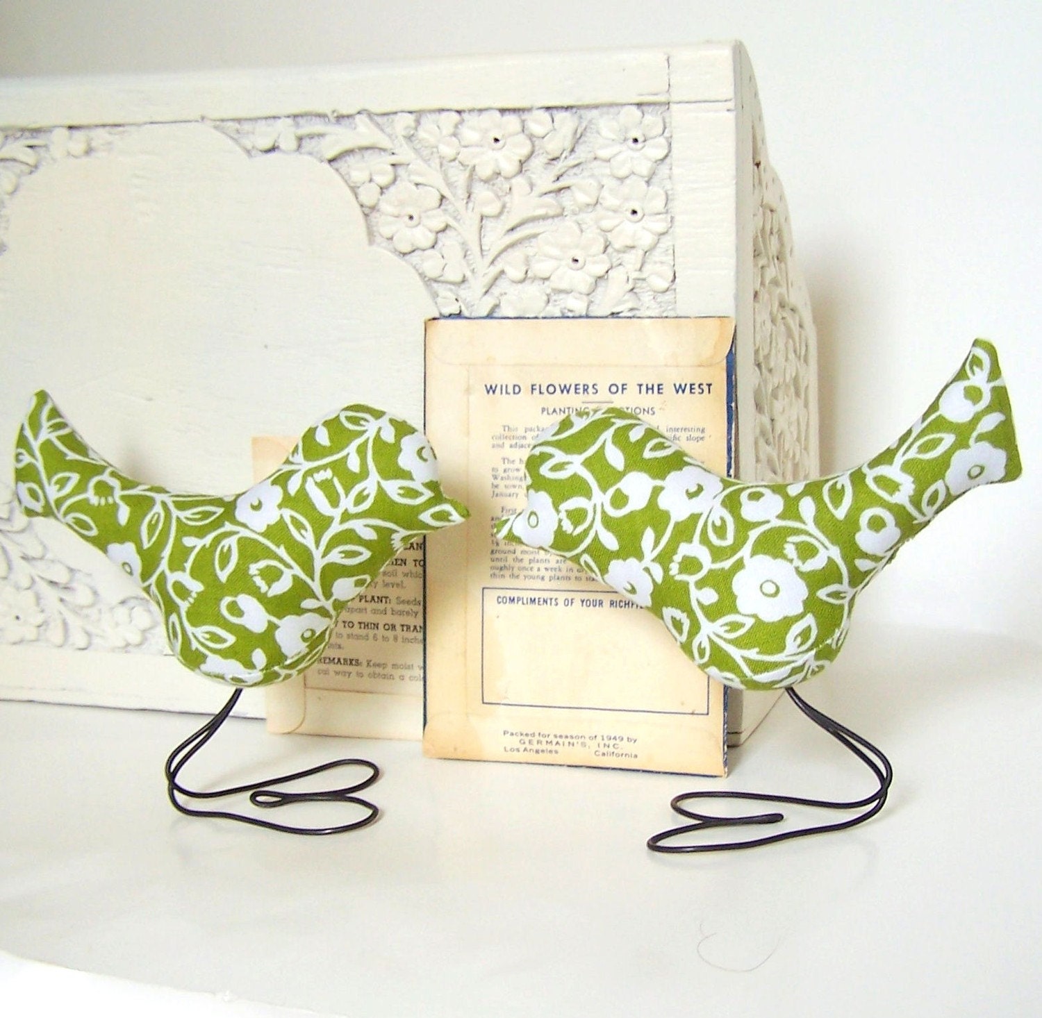 Wedding Cake Toppers Love Birds, Summer Green, White Flower, Outdoor Wedding, Wedding Gift