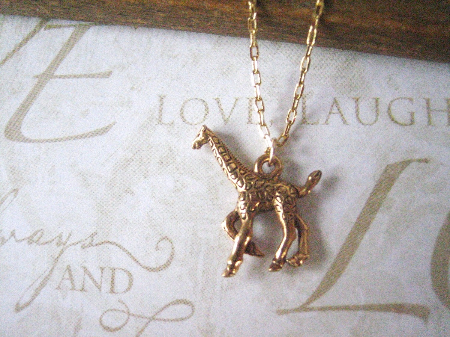 LEGGS giraffe charm necklace (gold)