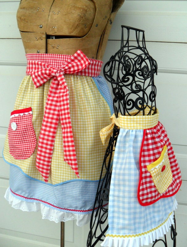 Mothers Day Matching Apron Set Mother Daughter Half Aprons in Gingham